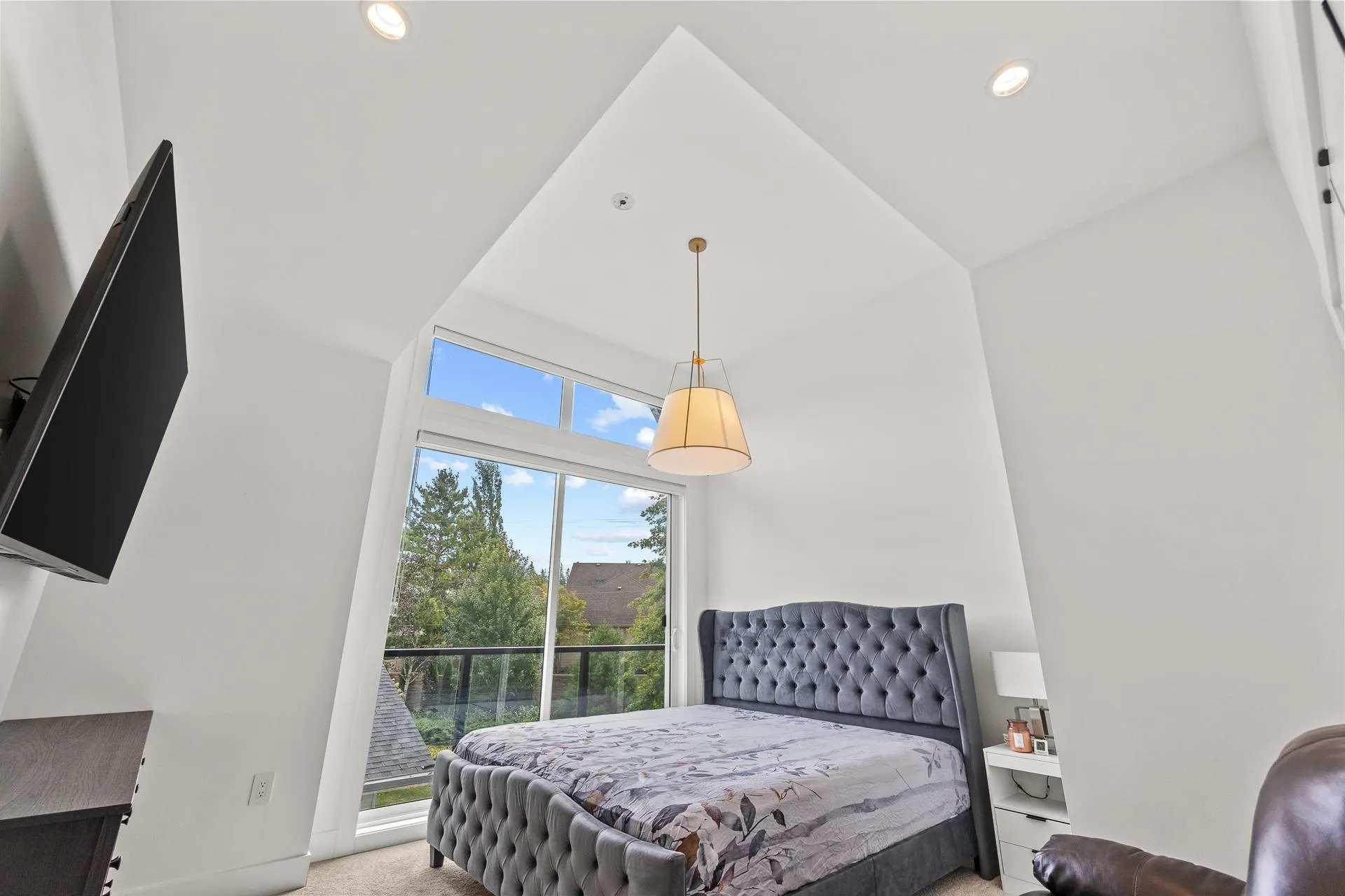 21 15030 28 Avenue