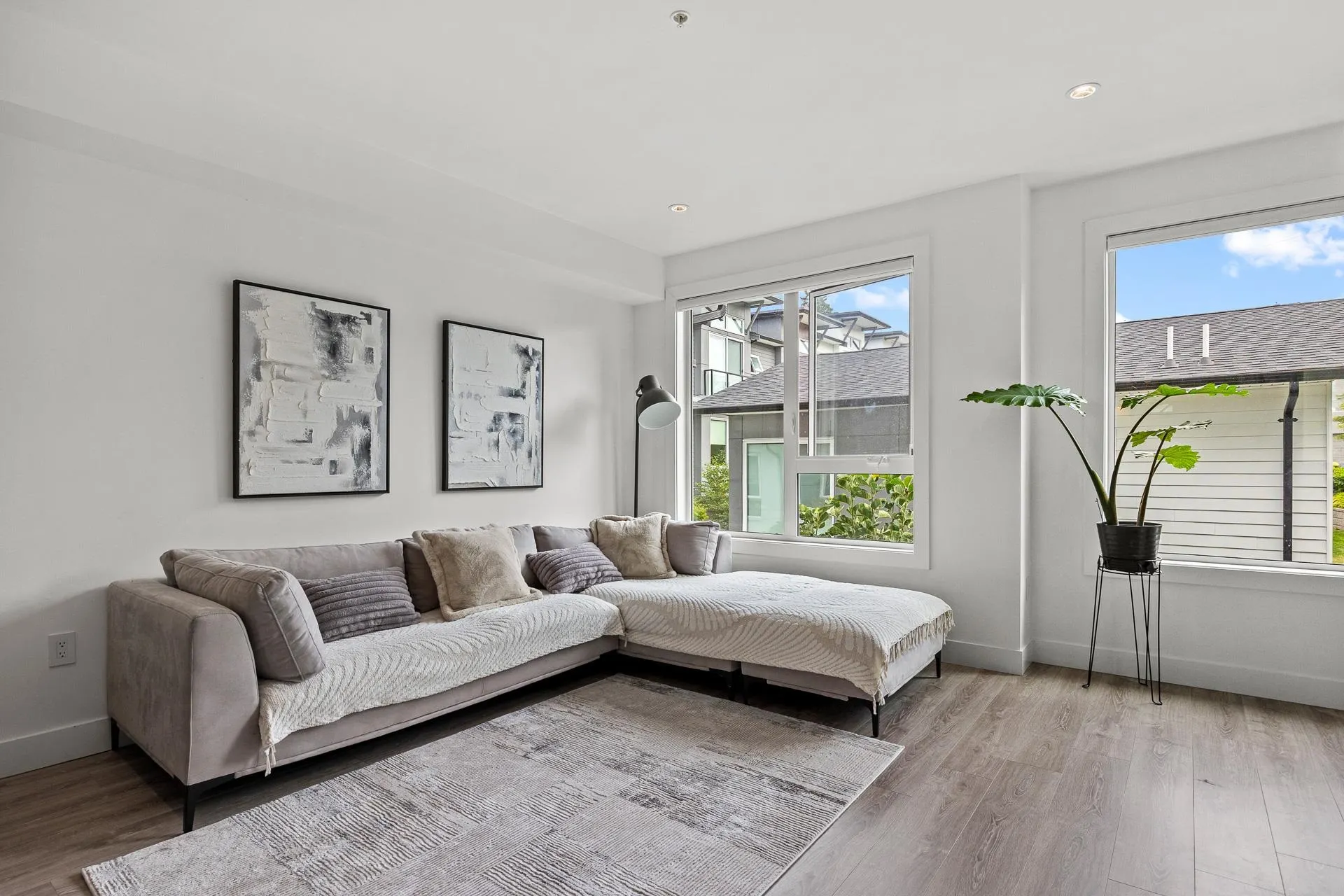 21 15030 28 Avenue