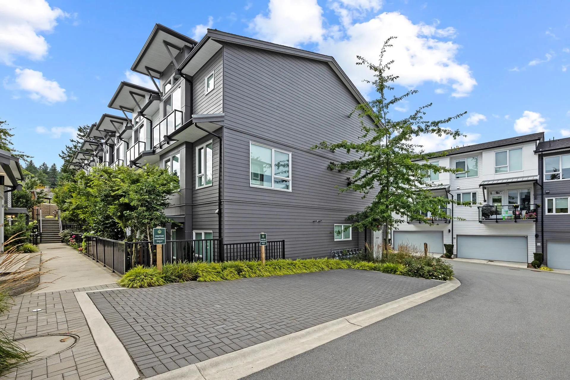 21 15030 28 Avenue