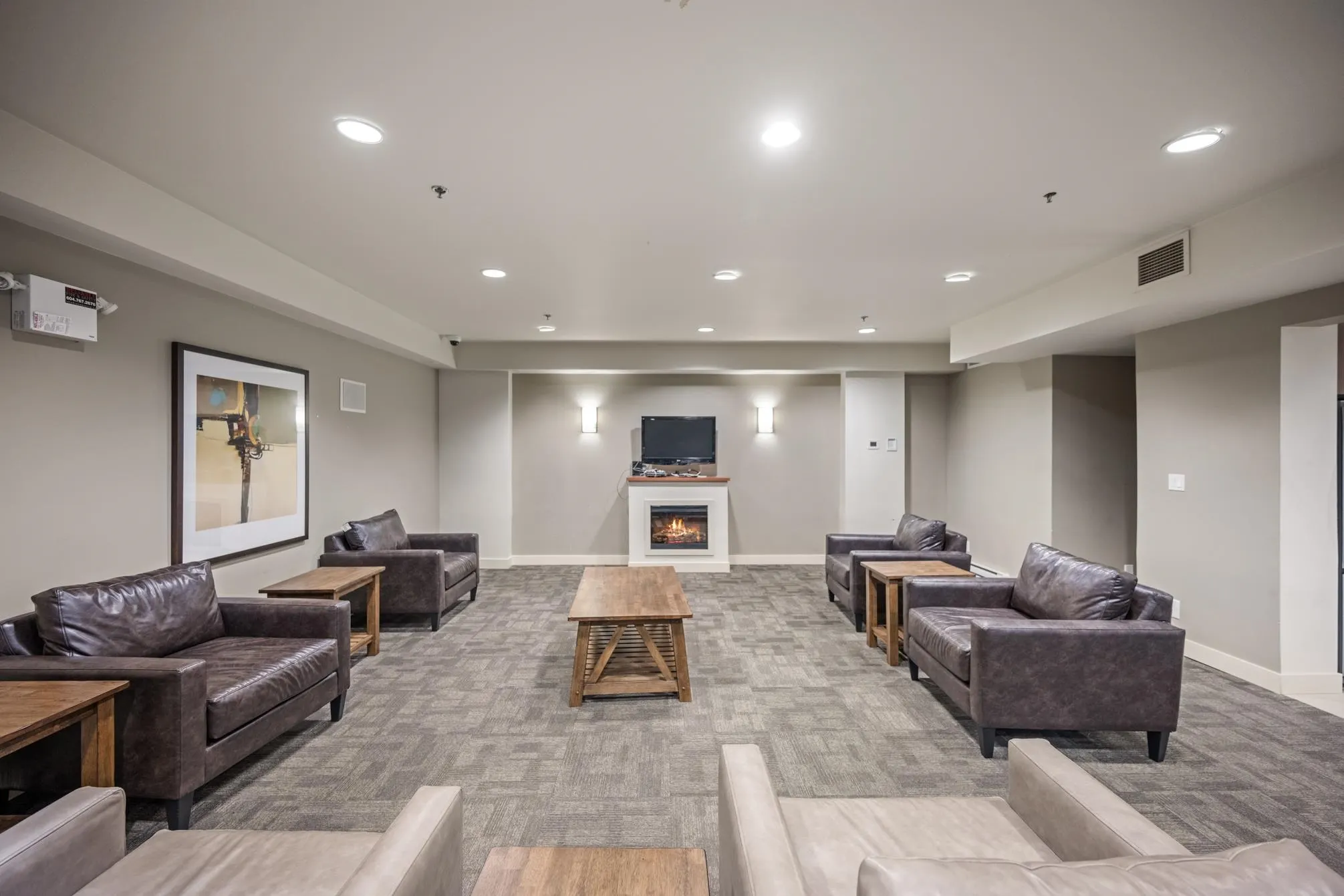 301 285 Ross Drive