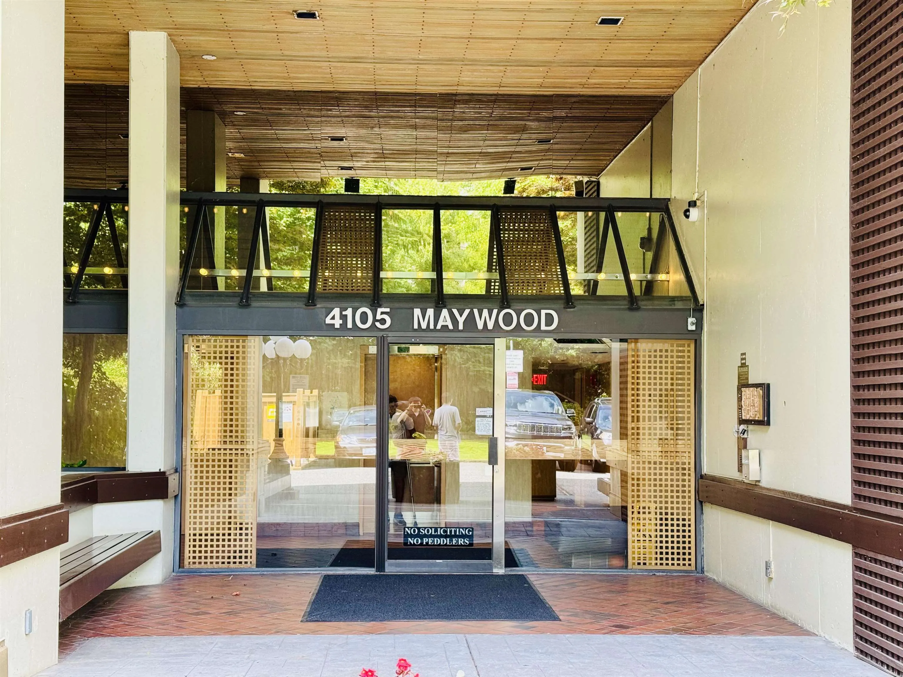 1704 4105 Maywood Street