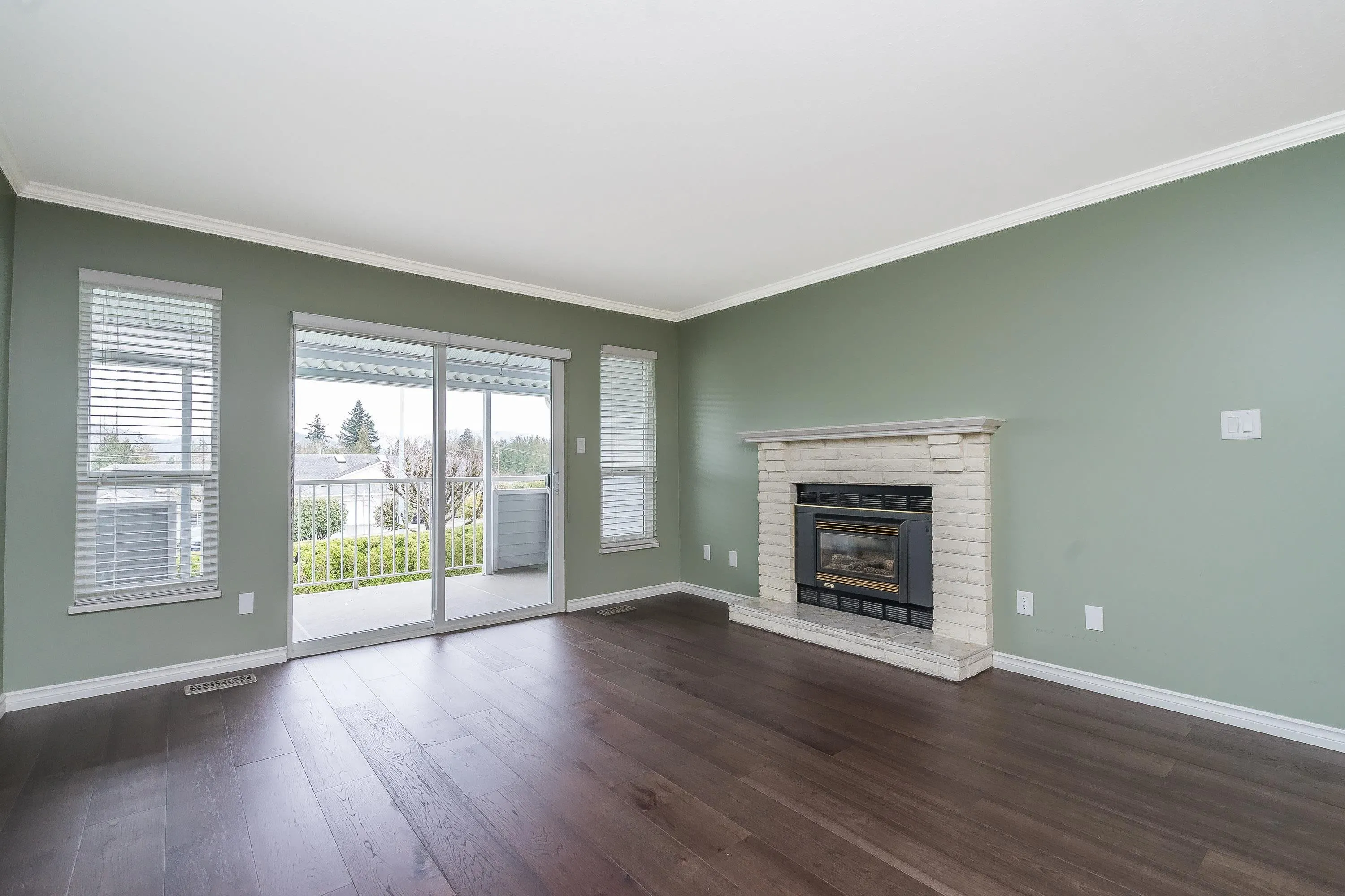4 2989 Trafalgar Street