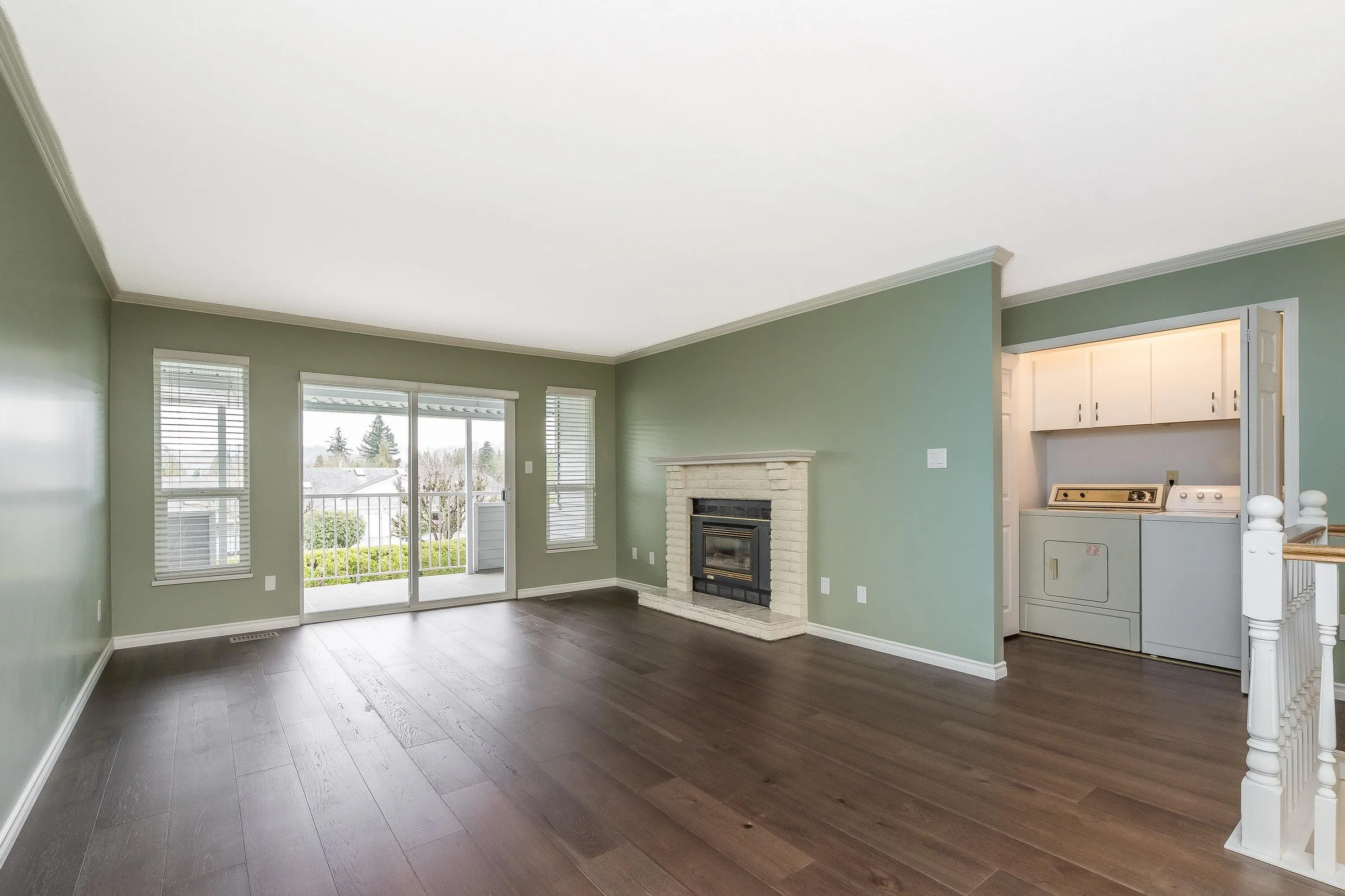 4 2989 Trafalgar Street