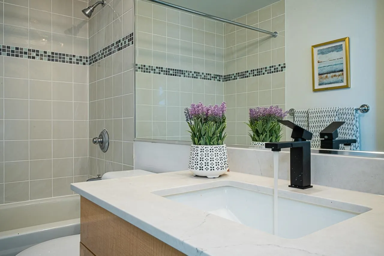 1206 1009 Expo Boulevard