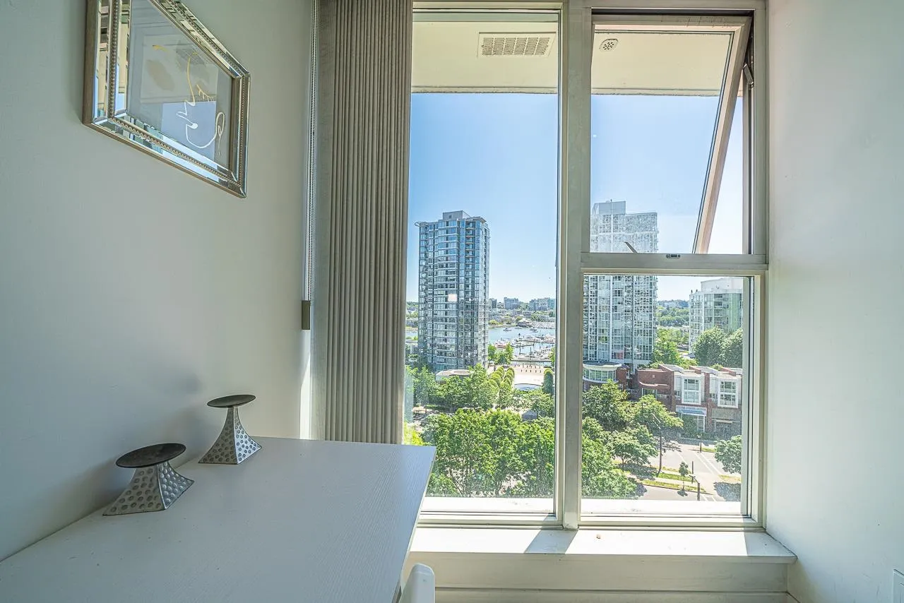 1206 1009 Expo Boulevard