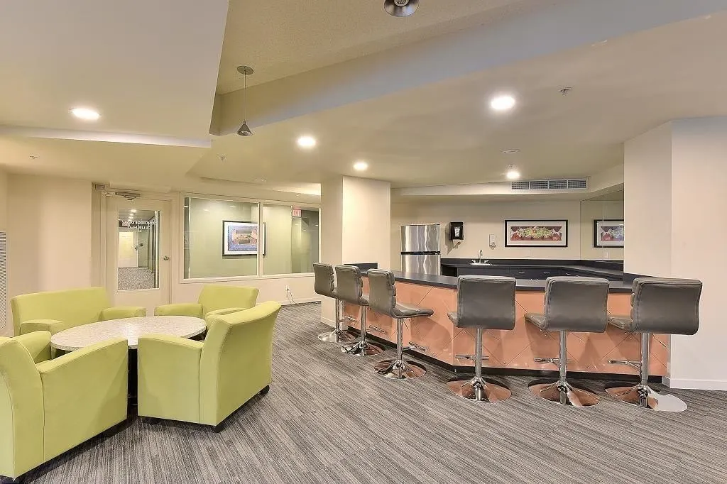 1206 1009 Expo Boulevard