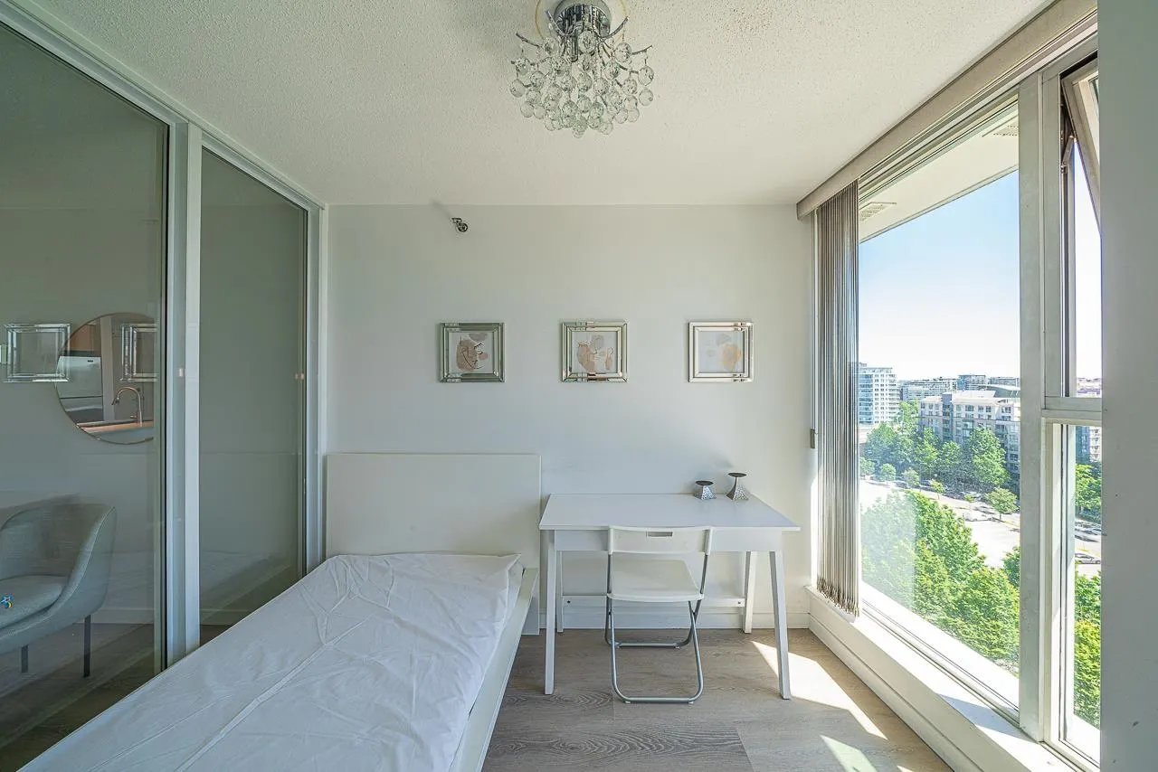 1206 1009 Expo Boulevard