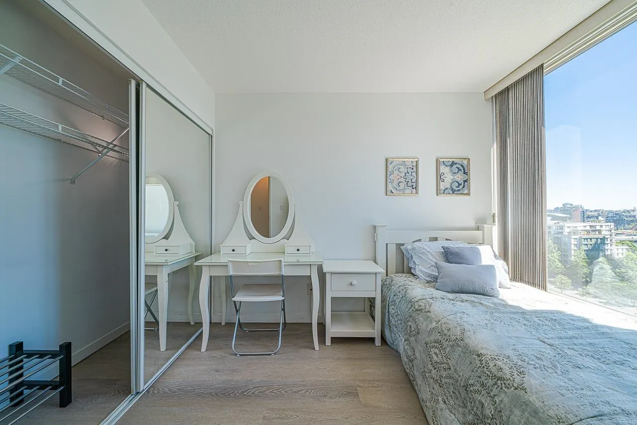 1206 1009 Expo Boulevard