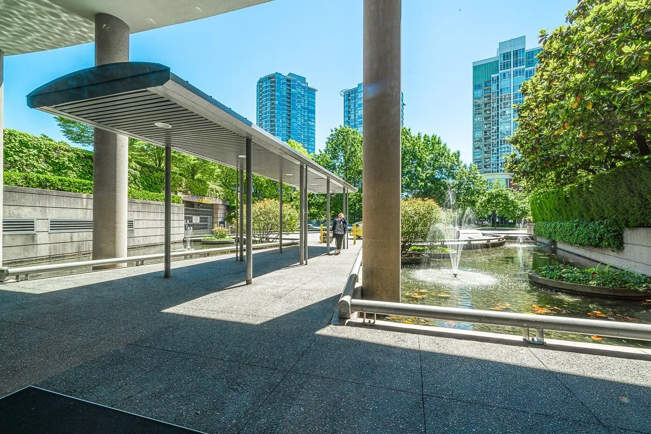 1206 1009 Expo Boulevard