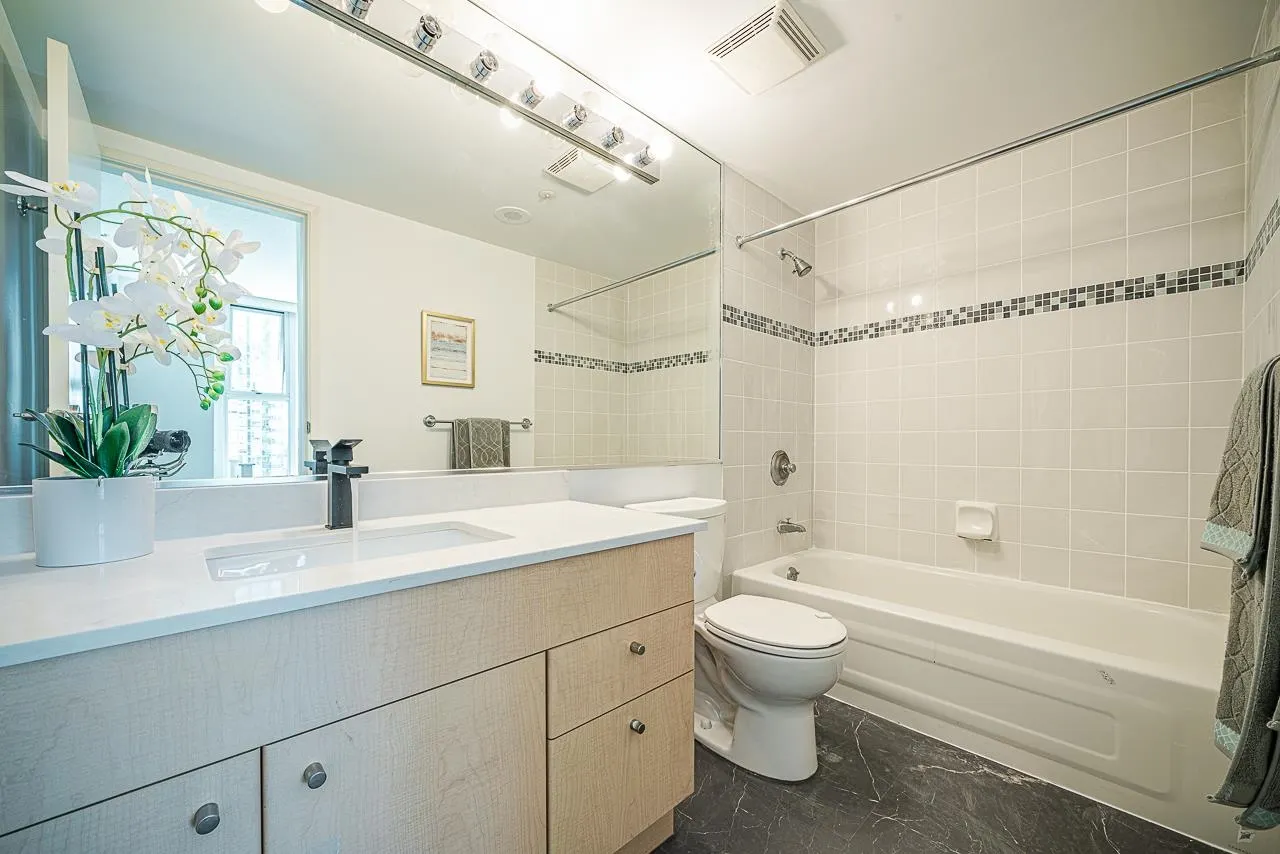 1206 1009 Expo Boulevard