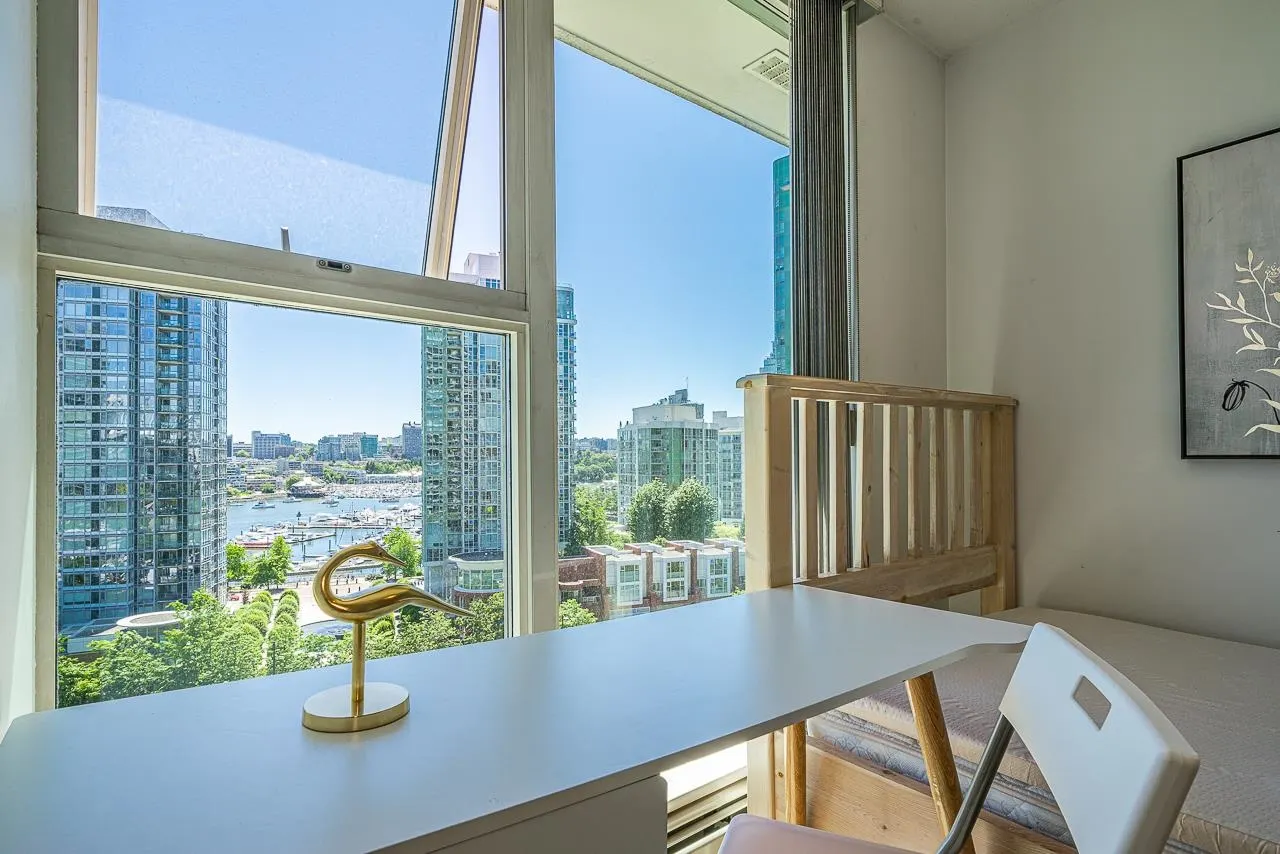 1206 1009 Expo Boulevard