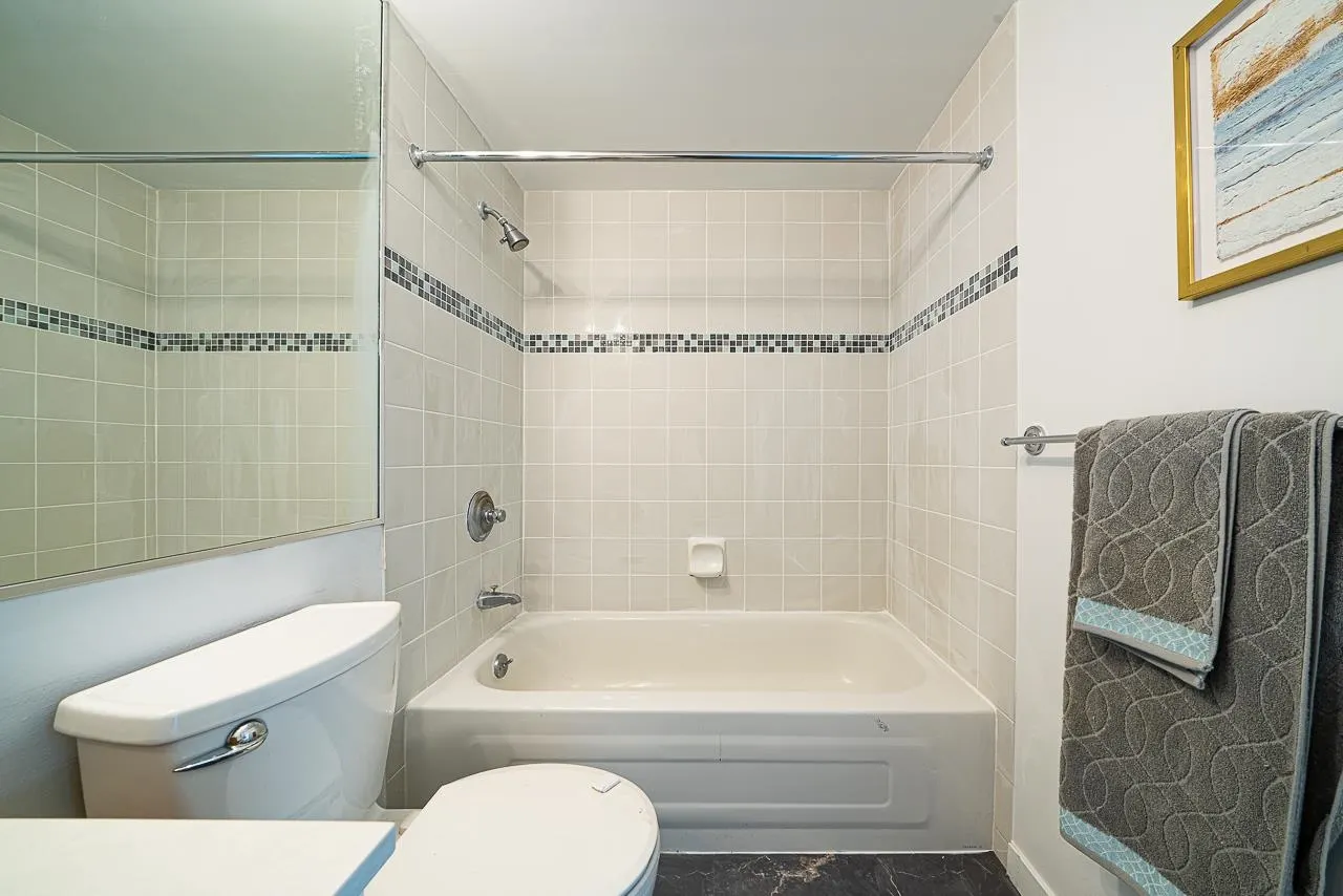 1206 1009 Expo Boulevard