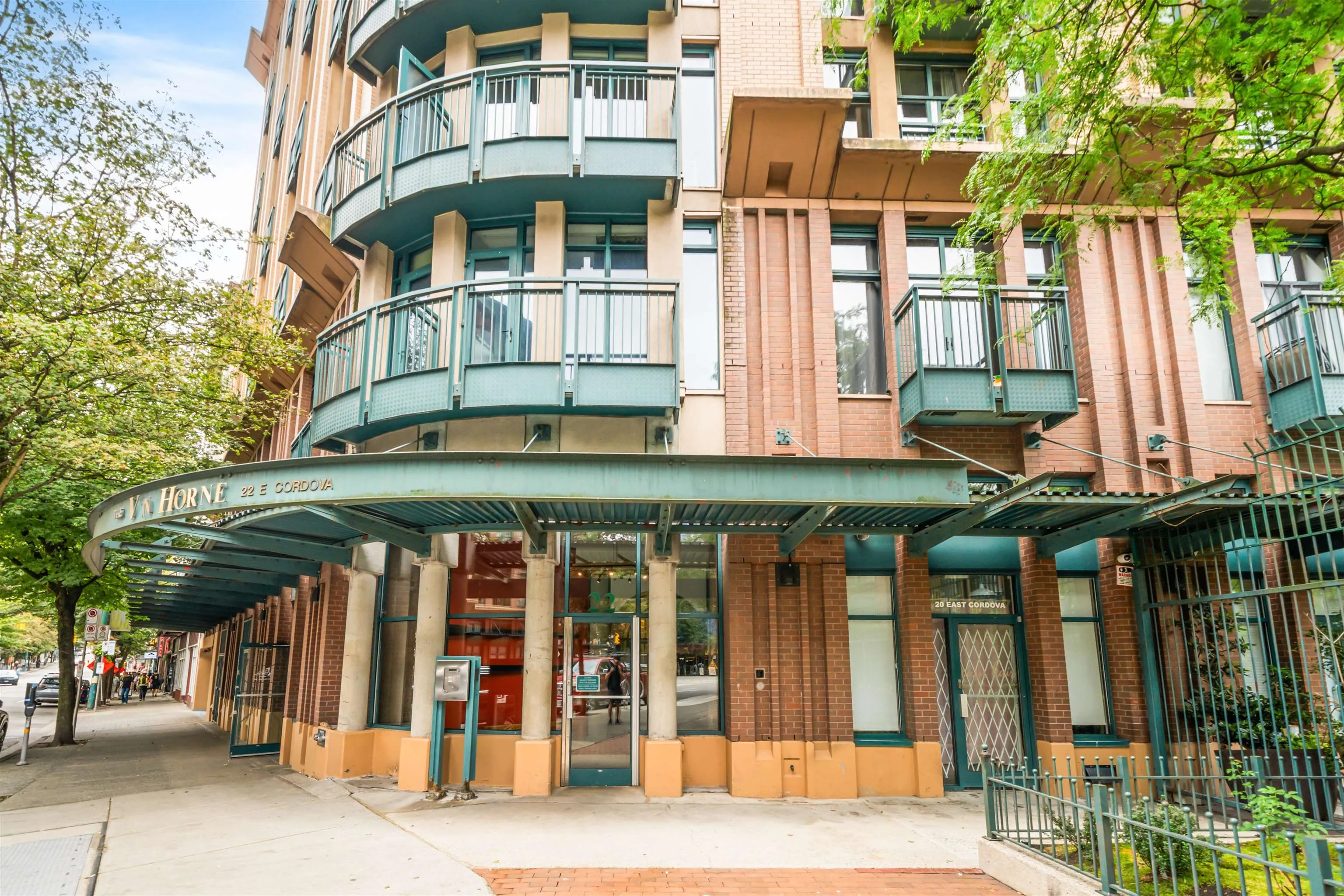 404 22 E Cordova Street