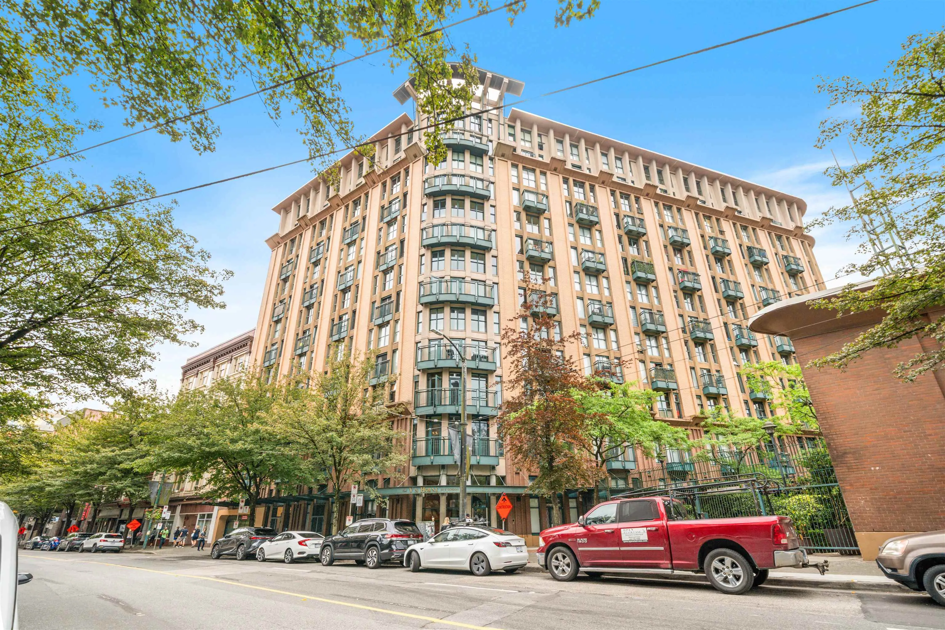 404 22 E Cordova Street