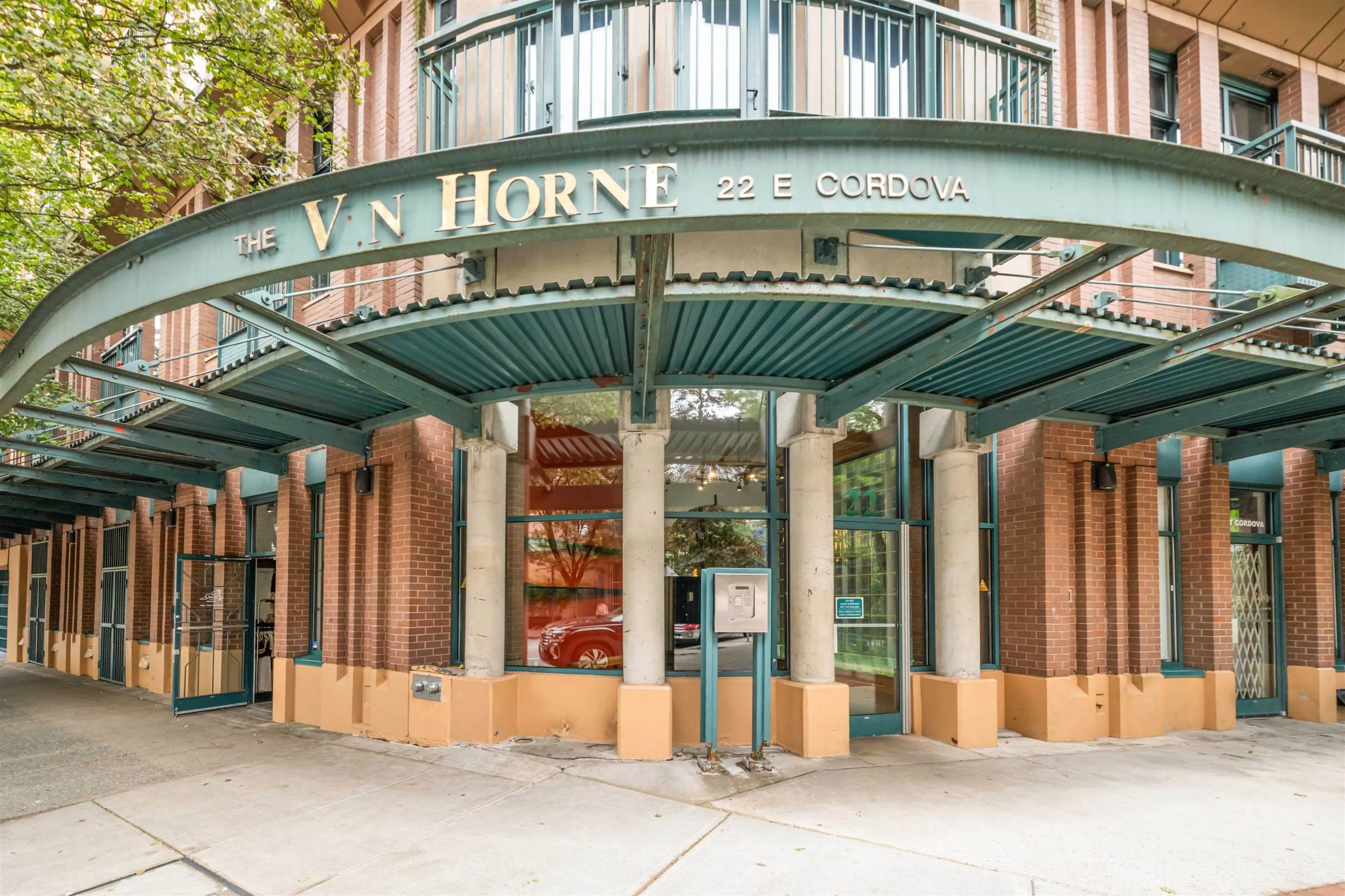 404 22 E Cordova Street