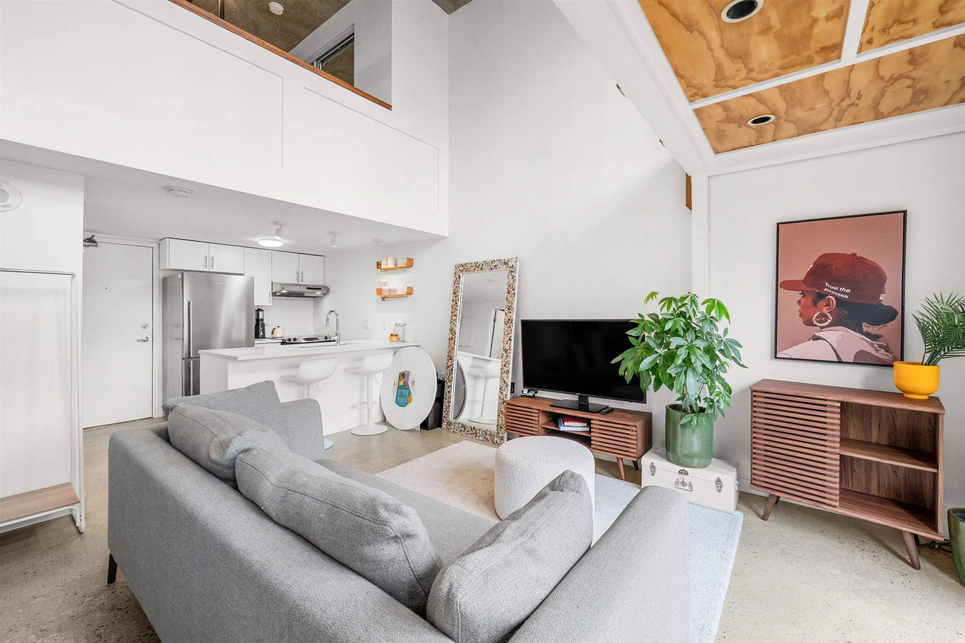 404 22 E Cordova Street