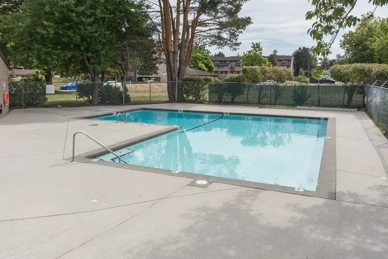 201 8040 Colonial Drive