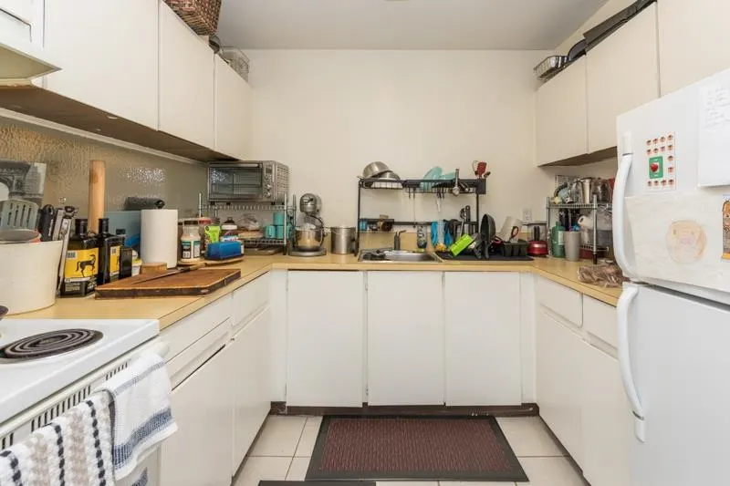 201 8040 Colonial Drive