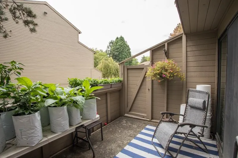 201 8040 Colonial Drive