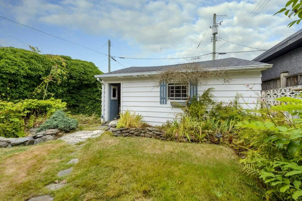125 E 48th Avenue