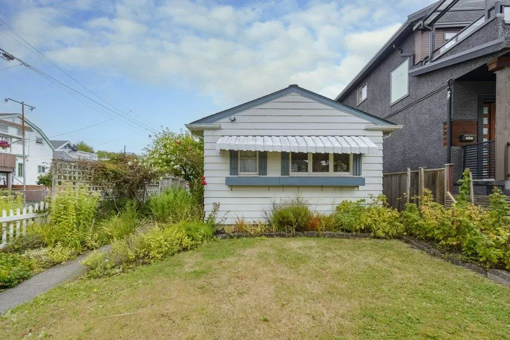 125 E 48th Avenue