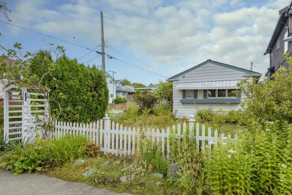 125 E 48th Avenue
