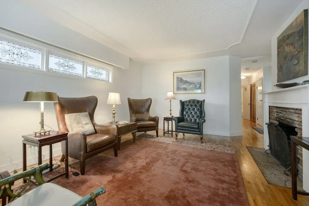 125 E 48th Avenue