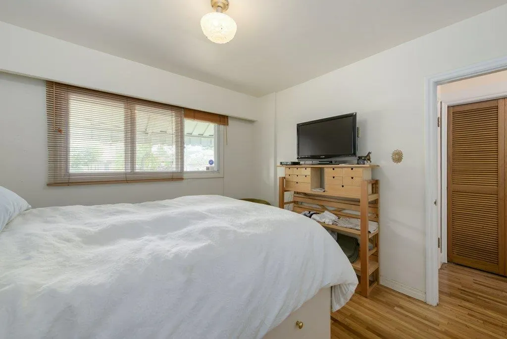 125 E 48th Avenue