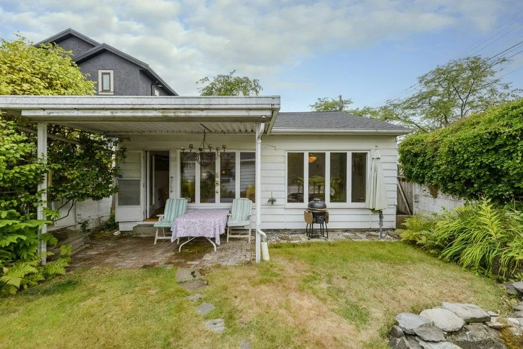 125 E 48th Avenue