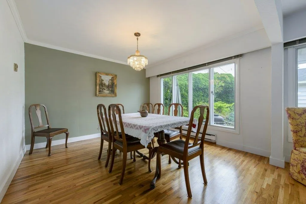 125 E 48th Avenue