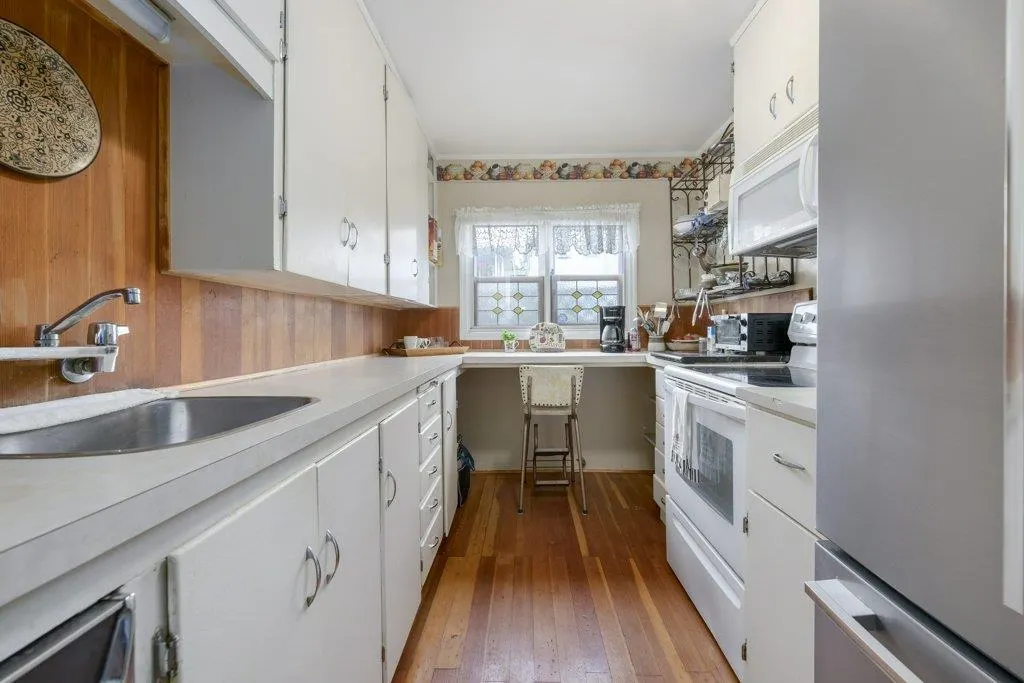 125 E 48th Avenue