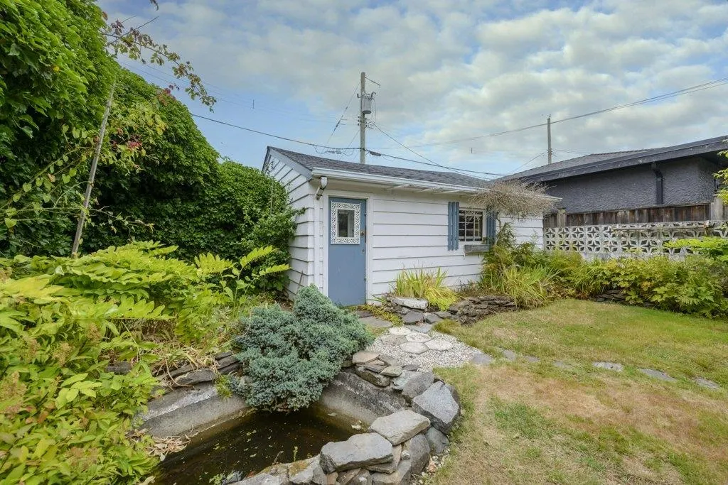 125 E 48th Avenue