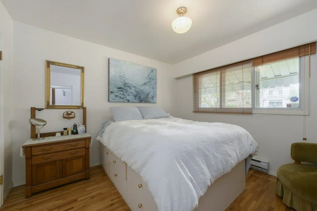 125 E 48th Avenue