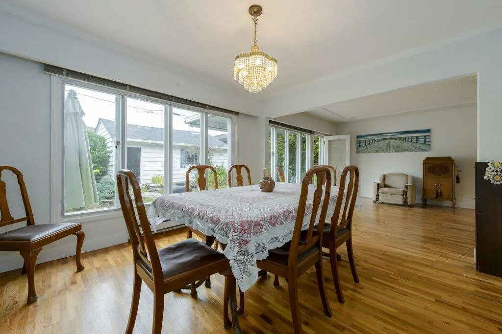125 E 48th Avenue