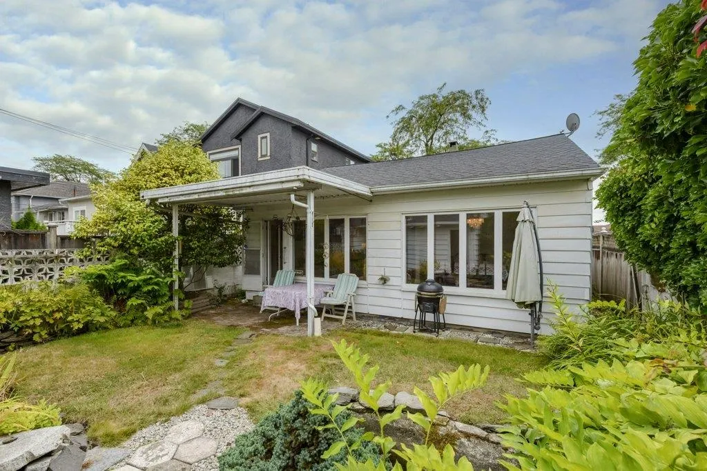 125 E 48th Avenue