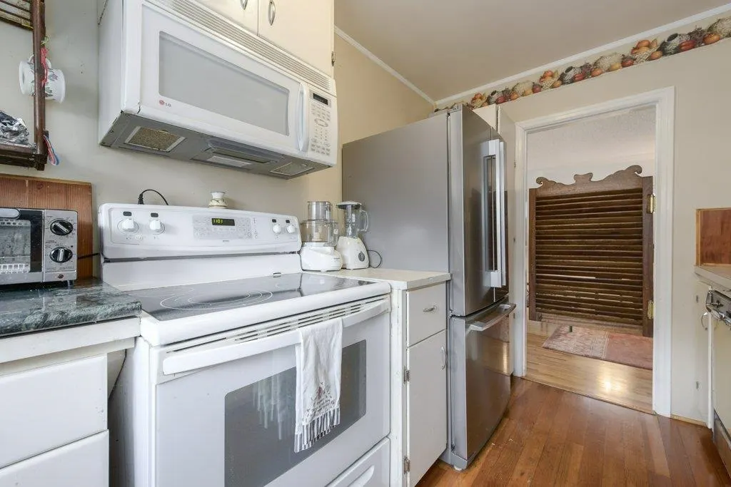 125 E 48th Avenue
