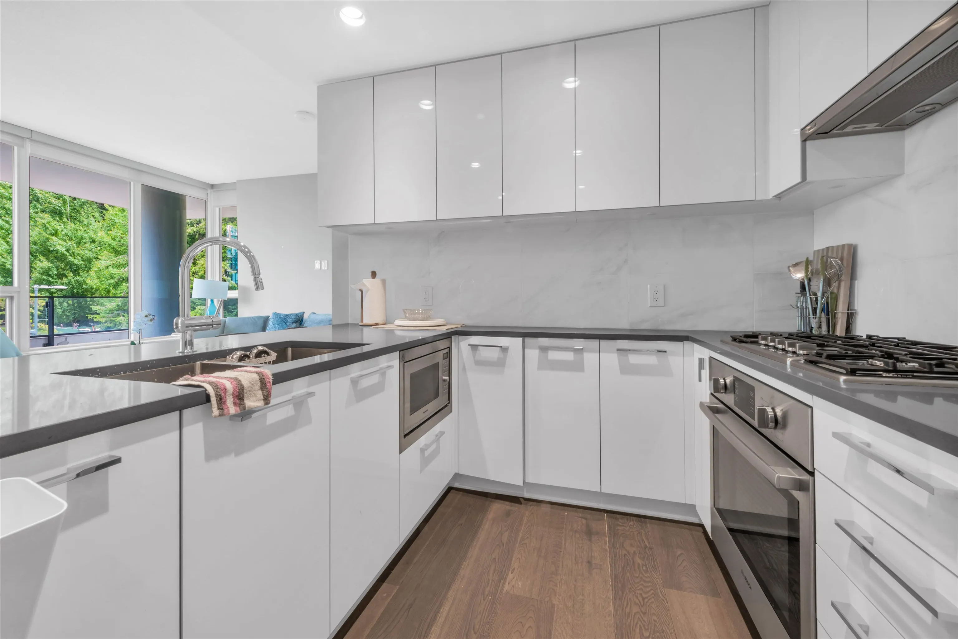 305 3487 Binning Road