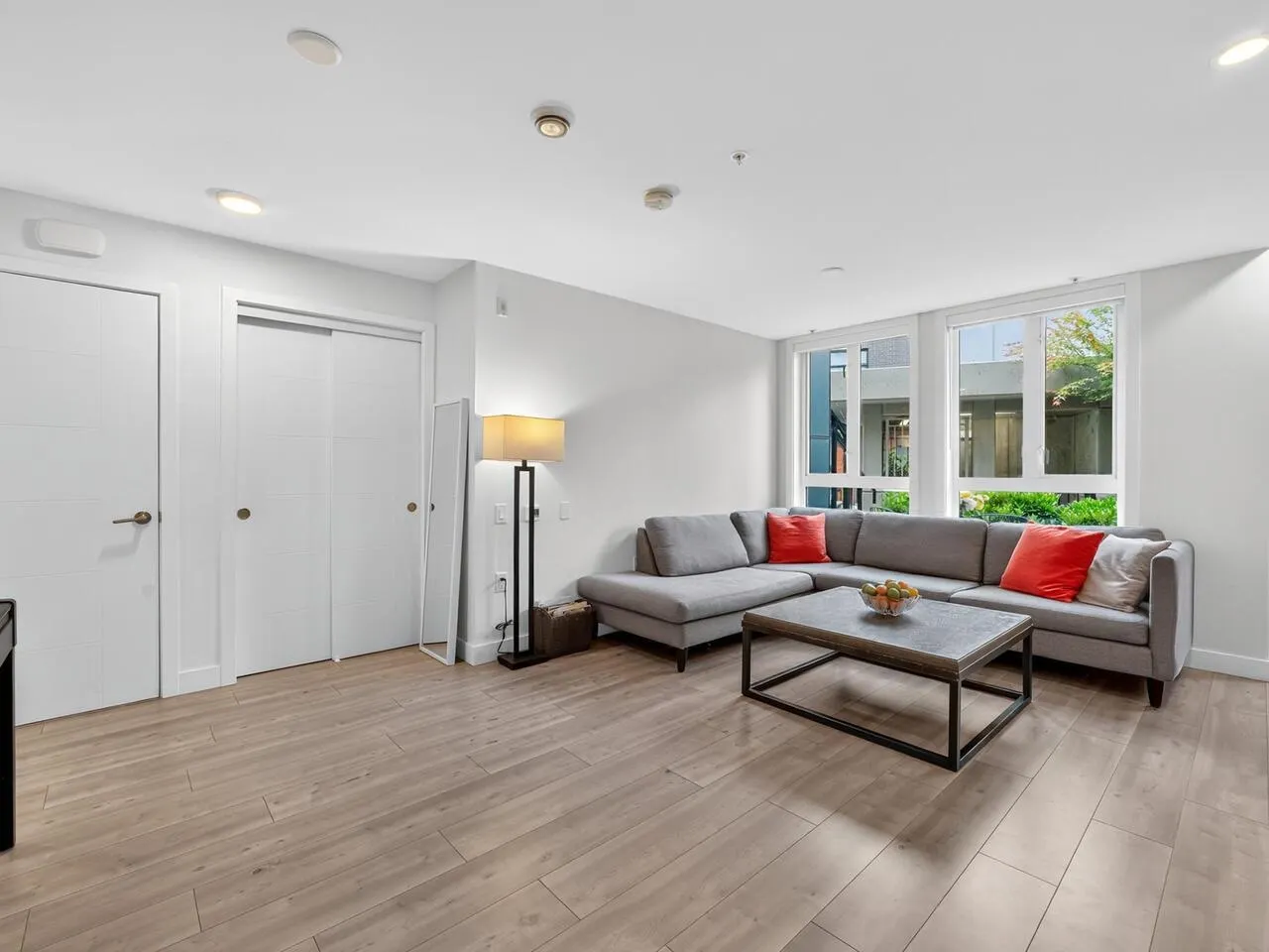 124 2035 Glenaire Drive