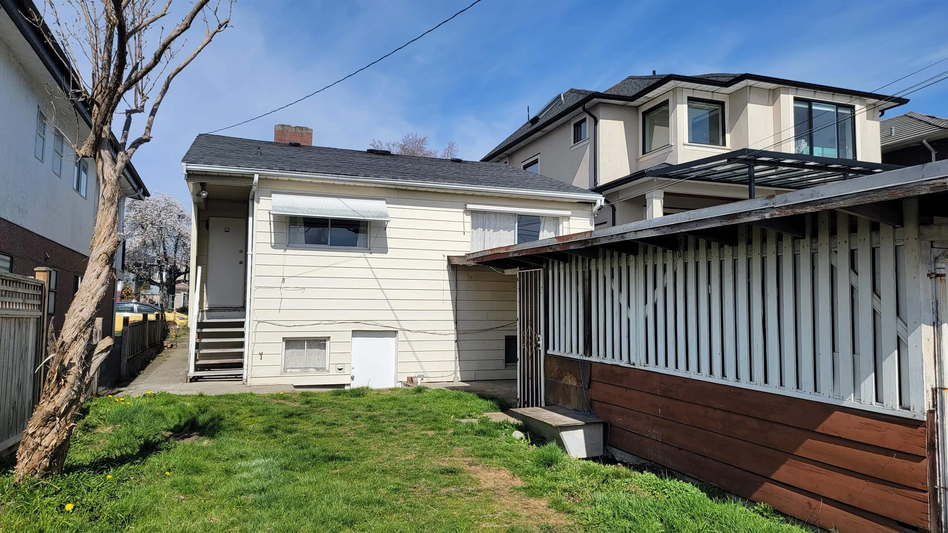 454 E 55 Avenue