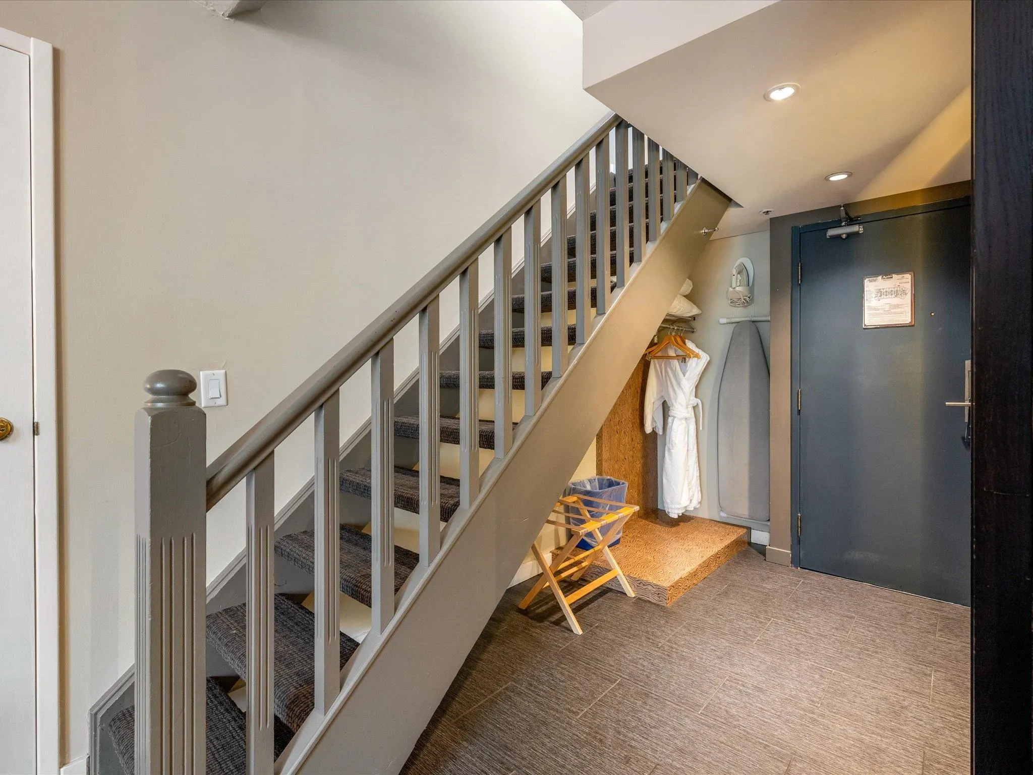 307 4122 Village Green Way