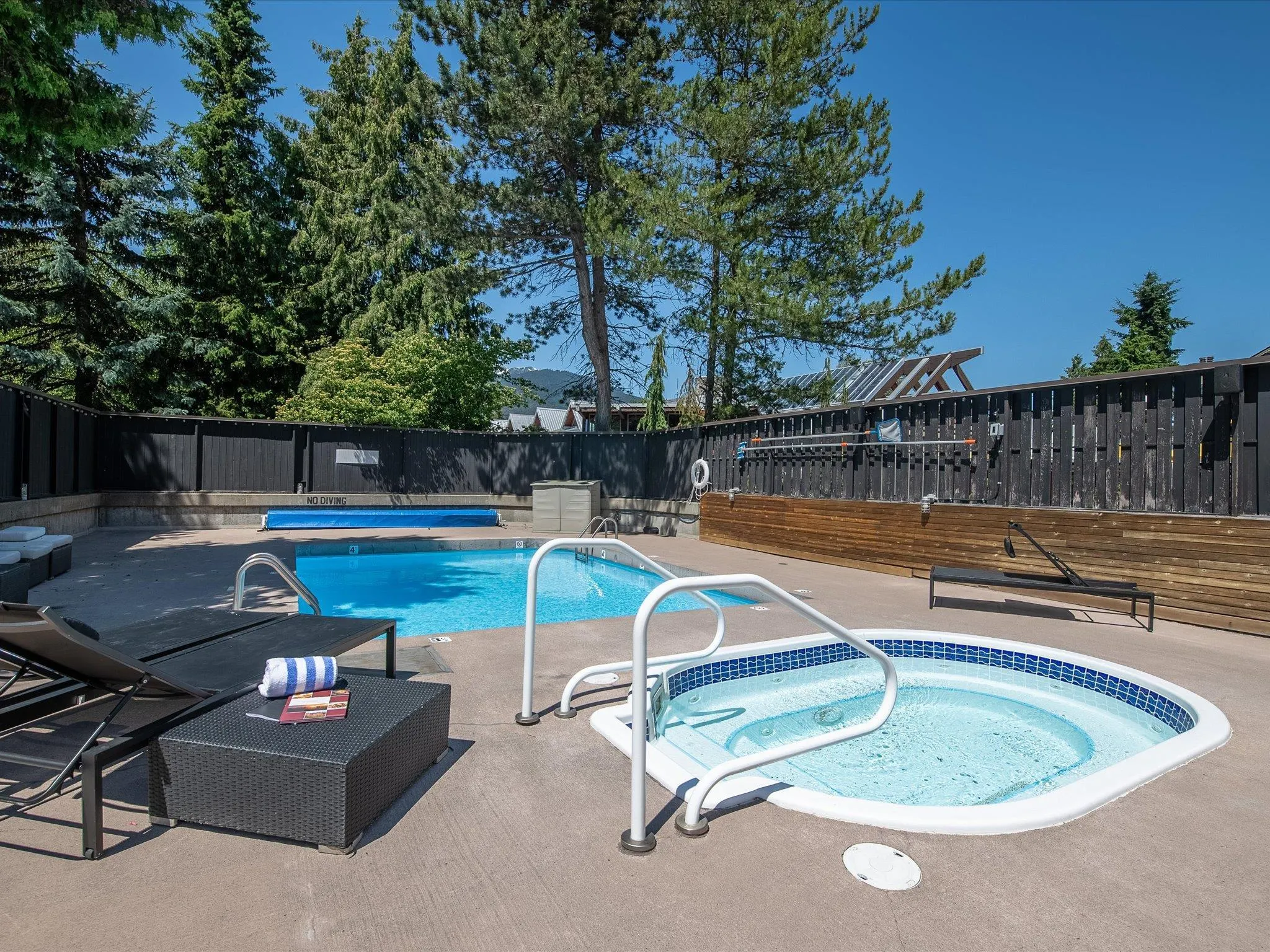 307 4122 Village Green Way