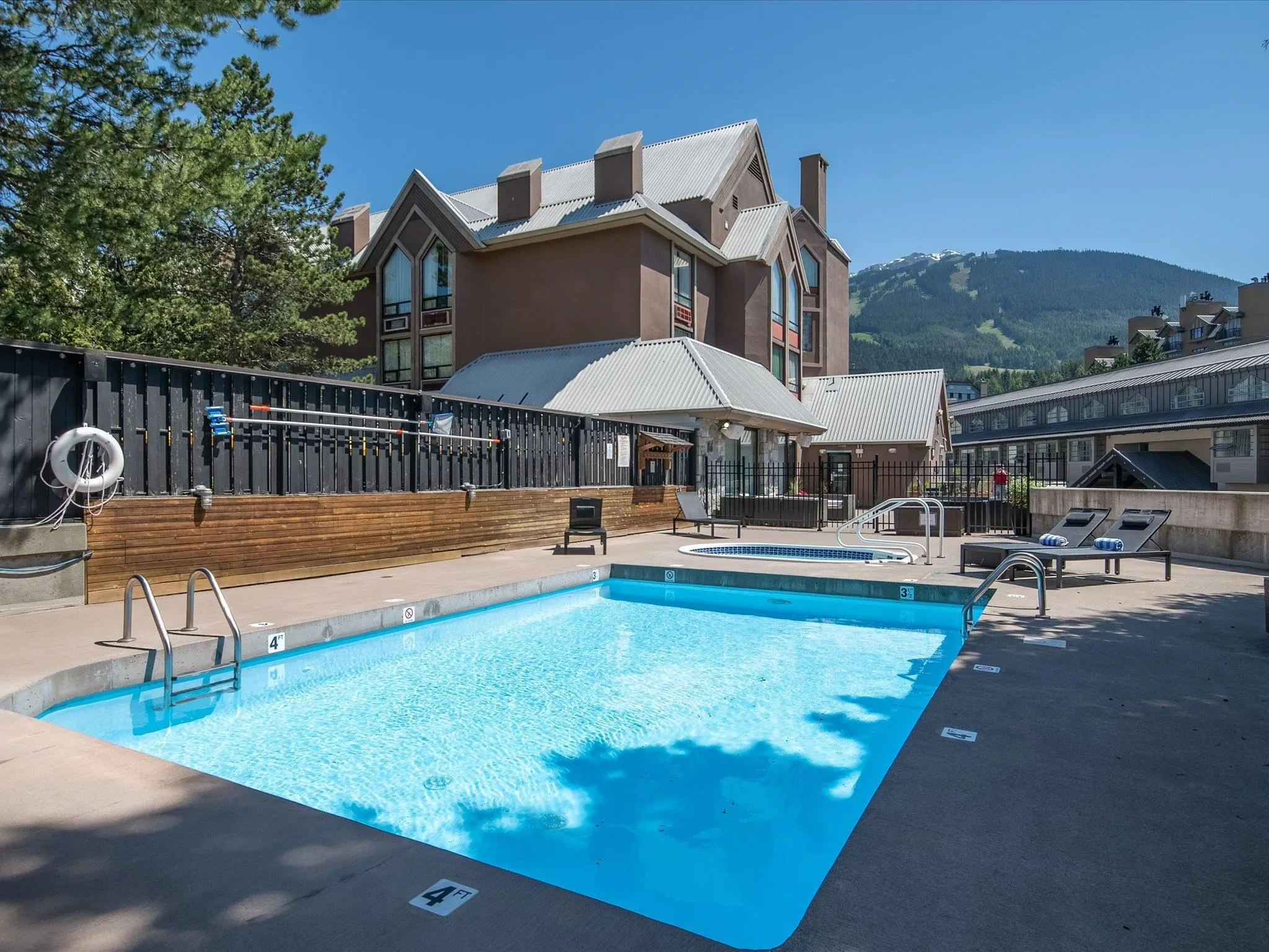307 4122 Village Green Way
