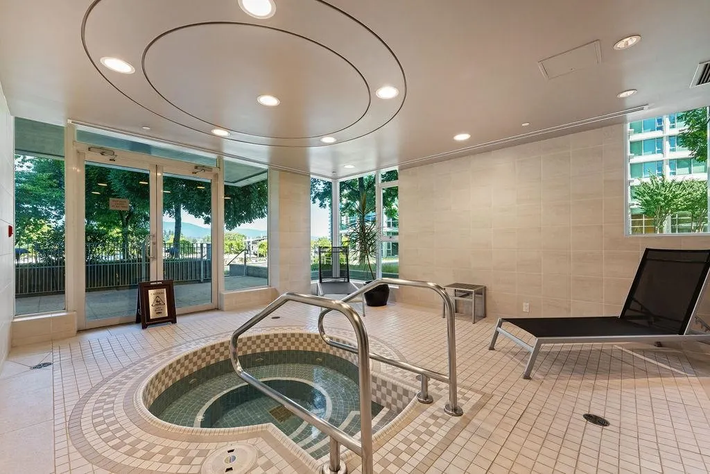 503 1777 Bayshore Drive