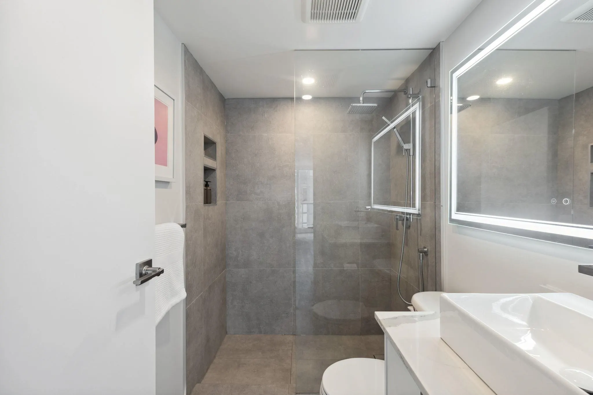 2406 1155 Seymour Street