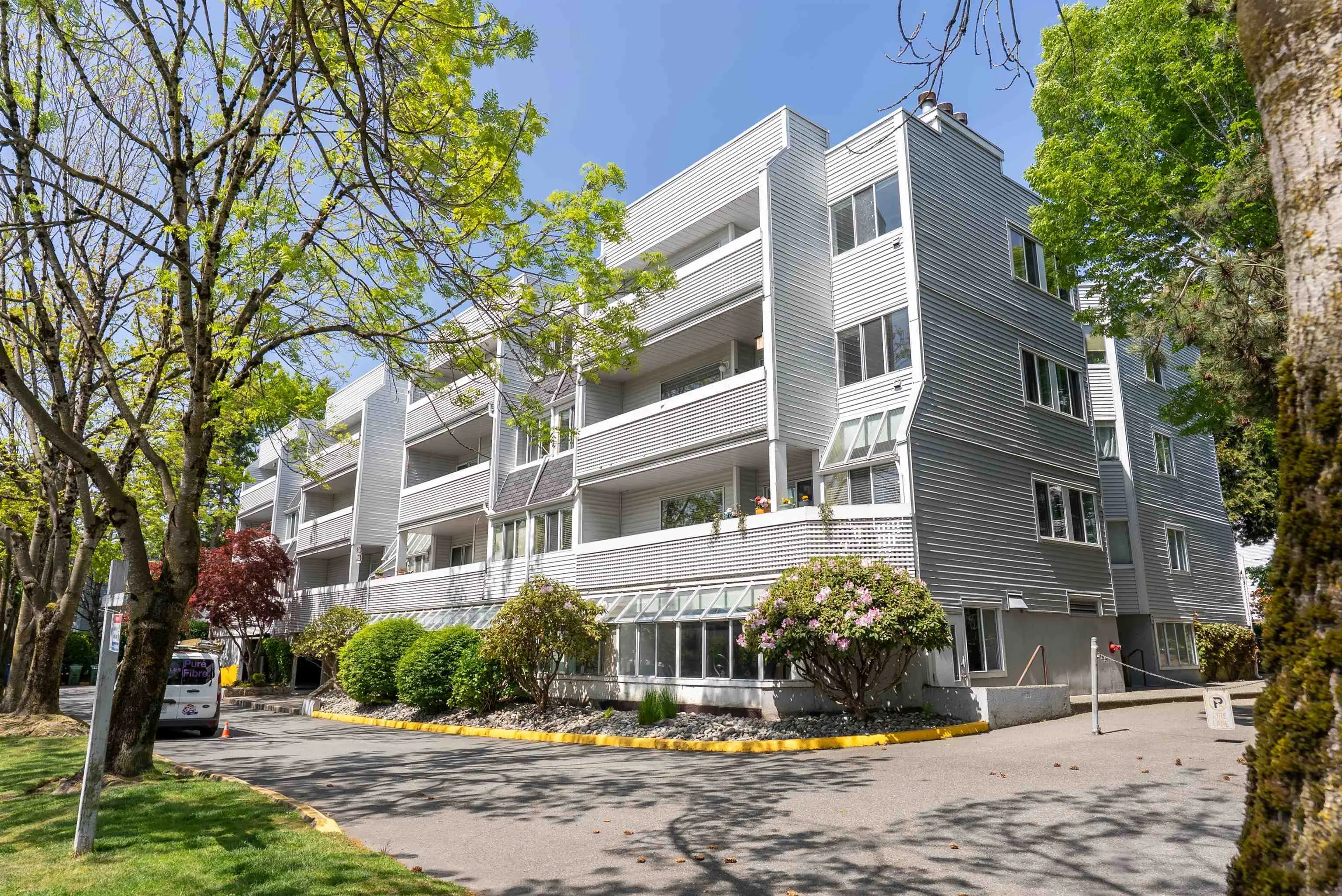 306 7431 Blundell Road