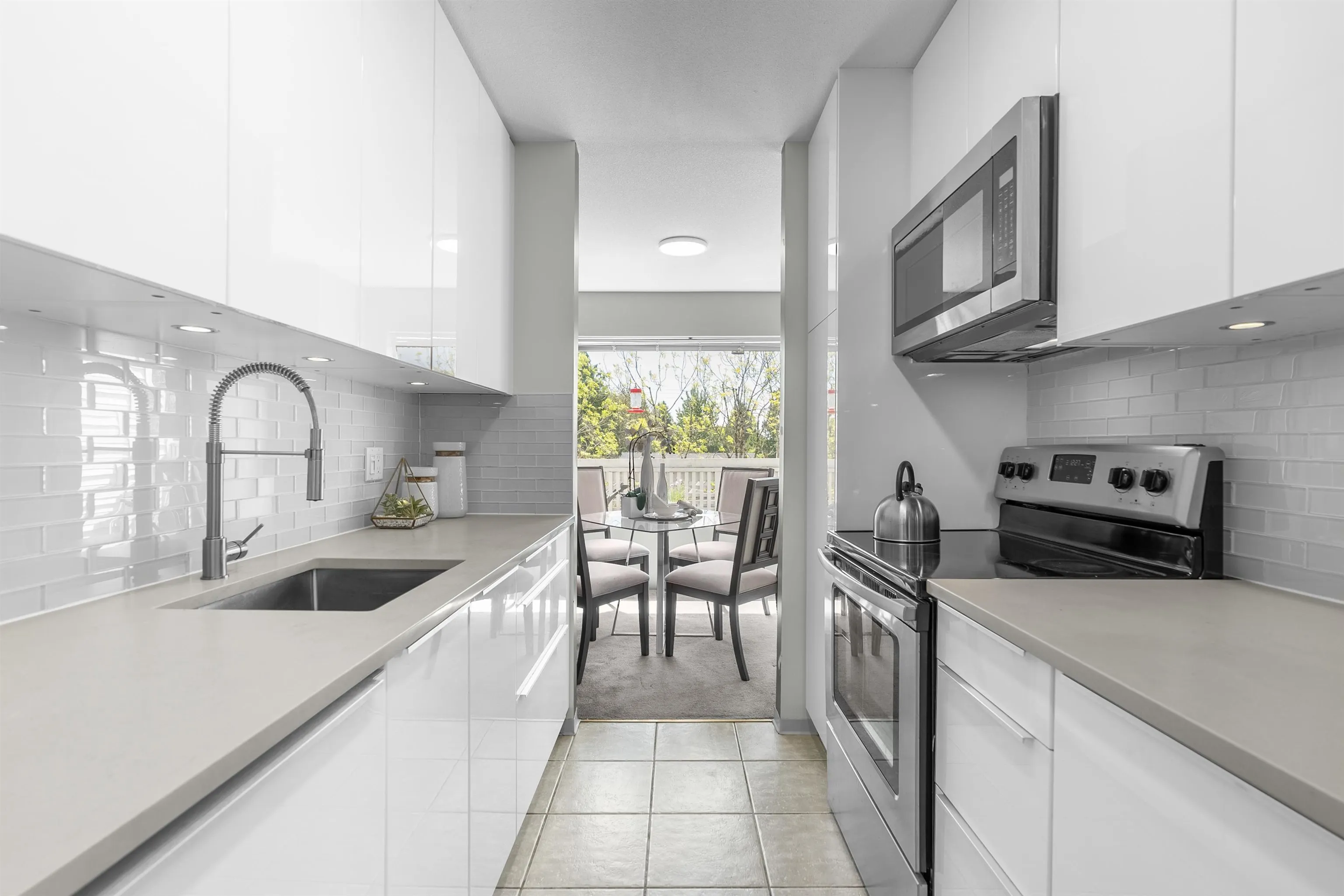 306 7431 Blundell Road