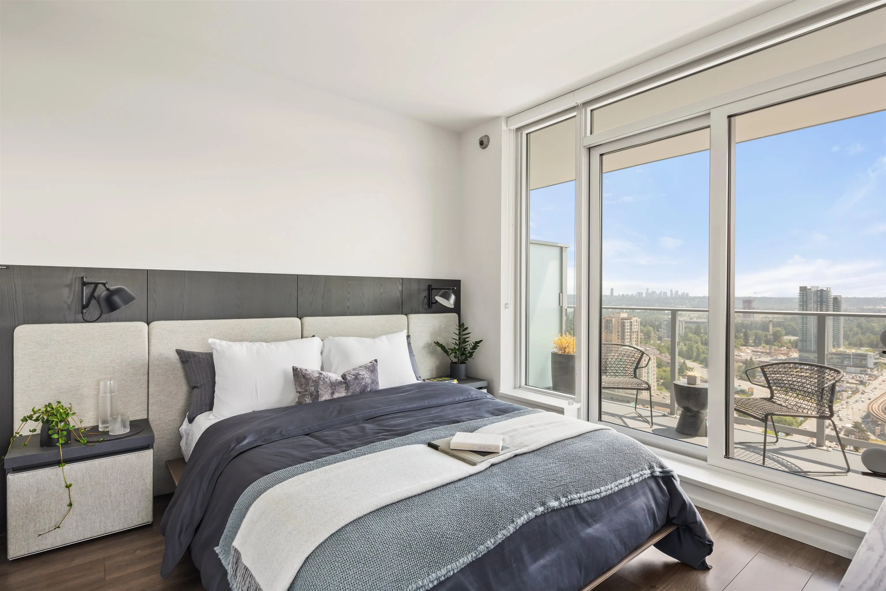 906 3888 Evergreen Place
