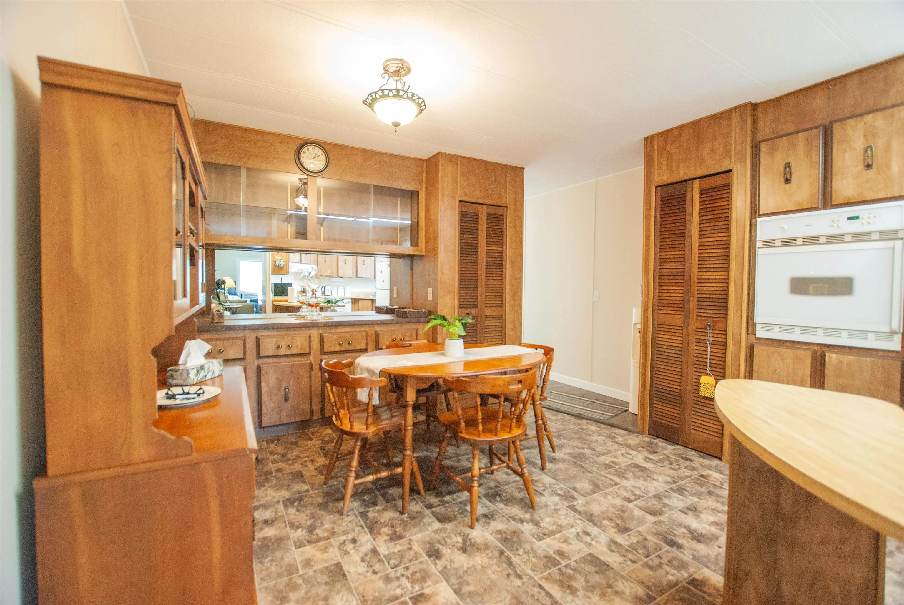 30 46484 Chilliwack Lake Road