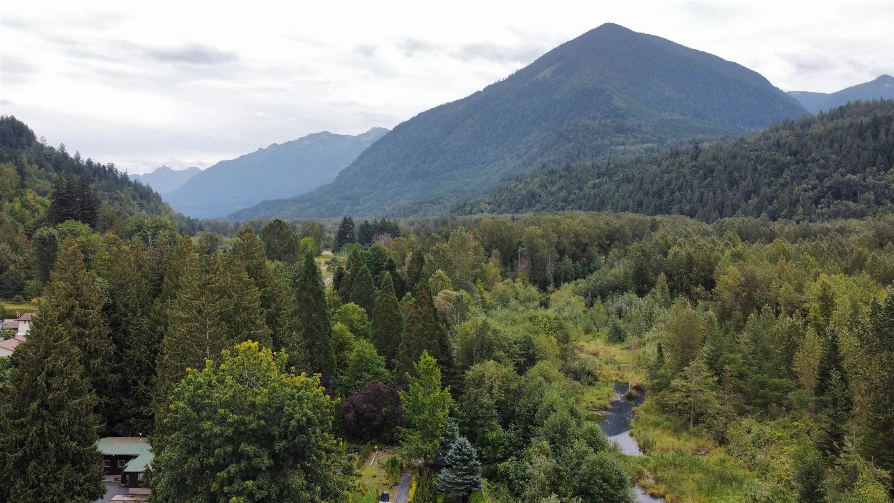 30 46484 Chilliwack Lake Road