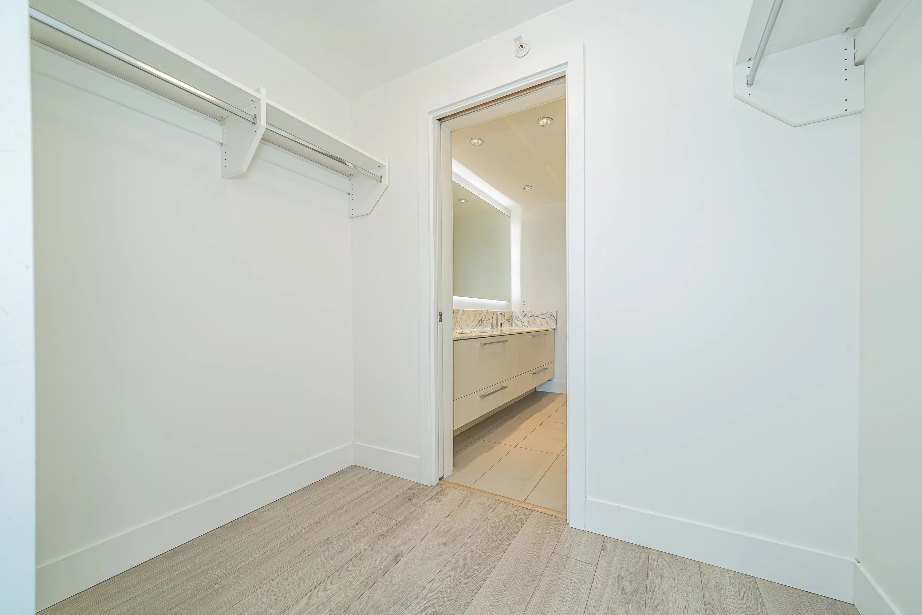 1601 7303 Noble Lane